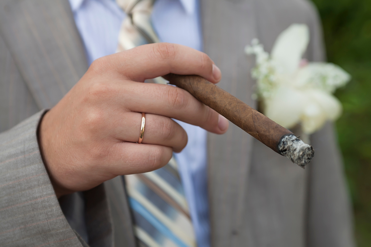 Live Cigar Roller vs Cigar Bar Cigar Stud Events